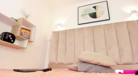 Annie Queen online show from 09-20-25, 03:18