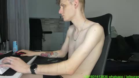 Snapshot of annonimsick chatting on 09-10-25, 09:53 online show from 09-10-25, 09:53