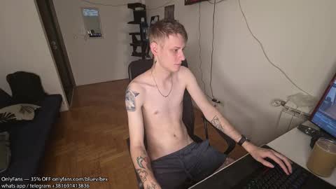 Snapshot of annonimsick chatting on 10-31-25, 01:23 online show from 10-31-25, 01:23