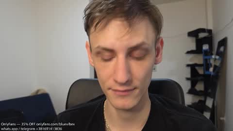 Snapshot of annonimsick chatting on 11-15-25, 06:15 online show from 11-15-25, 06:15