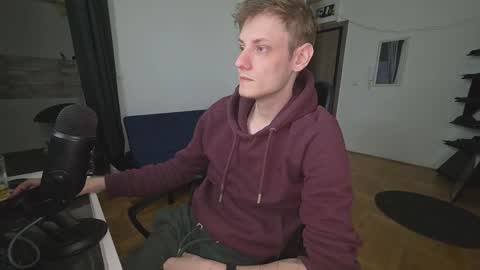 Snapshot of annonimsick chatting on 11-21-25, 02:05 online show from 11-21-25, 02:05