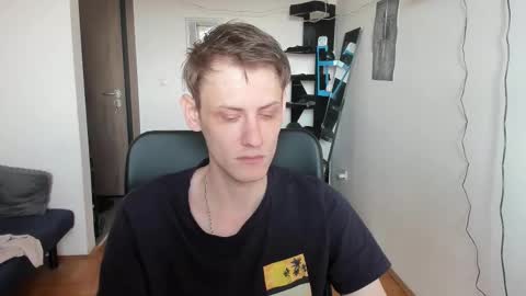 Snapshot of annonimsick chatting on 11-24-25, 09:42 online show from 11-24-25, 09:42