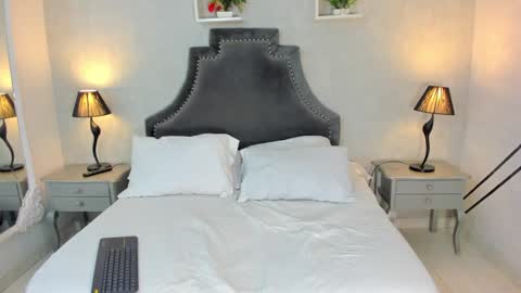 Anntonia Woods  online show from 12-26-24, 01:54