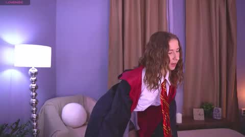 Snapshot of annuetta chatting on 12-14-25, 07:47 Annuetta online show from 12-14-25, 07:47