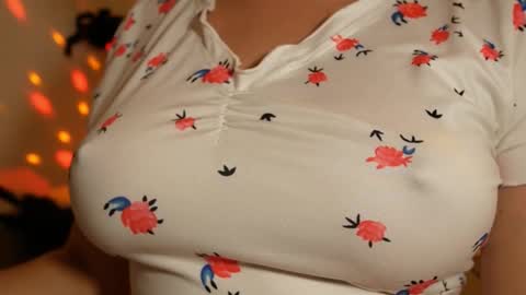 Snapshot of anny_dee chatting on 10-24-25, 04:20 Anny online show from 10-24-25, 04:20