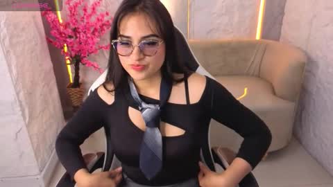 Live 1500am 2100pm COLOMBIAN HOUR online show from 11-20-25, 08:08