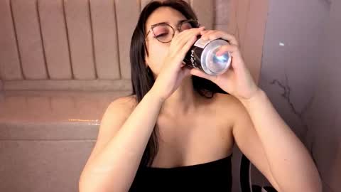 Live 1500am 2100pm COLOMBIAN HOUR online show from 11-30-25, 01:15