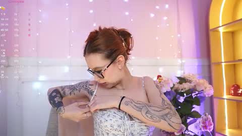 Ana online show from 12-17-25, 12:22