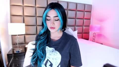 Snapshot of annyhizzle chatting on 02-02-25, 09:34 online show from 02-02-25, 09:34