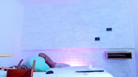 Annyluna online show from 01-04-25, 04:11