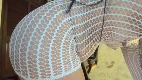 Snapshot of annyrouse222 chatting on 10-15-25, 03:01 dani online show from 10-15-25, 03:01