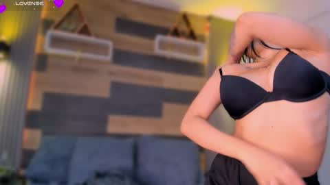 Snapshot of anthonellasweet_ chatting on 01-13-26, 11:15 Anthonella Sweet online show from 01-13-26, 11:15