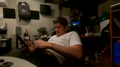 Snapshot of anthony_james6969 chatting on 12-15-25, 04:00 HornyAF in Sydney online show from 12-15-25, 04:00