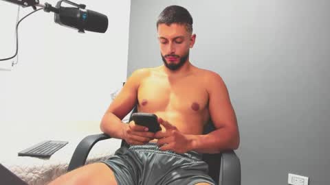 Snapshot of anthonydaddi chatting on 10-12-25, 12:53 Anthony J. Blake online show from 10-12-25, 12:53