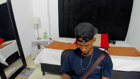 Snapshot of anthoy_wayans chatting on 12-08-24, 10:14       online show from 12-08-24, 10:14