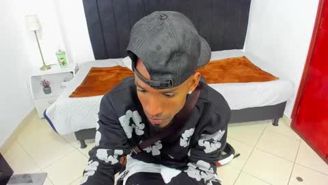 Snapshot of anthoy_wayans chatting on 01-19-25, 07:04       online show from 01-19-25, 07:04