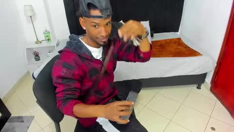 Snapshot of anthoy_wayans chatting on 01-21-25, 12:46       online show from 01-21-25, 12:46