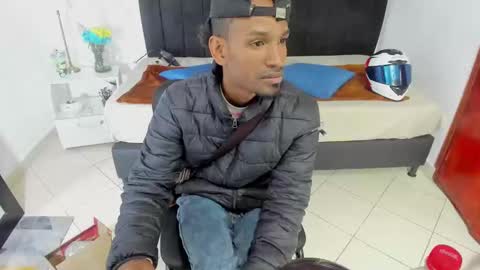 Snapshot of anthoy_wayans chatting on 02-11-25, 12:17       online show from 02-11-25, 12:17