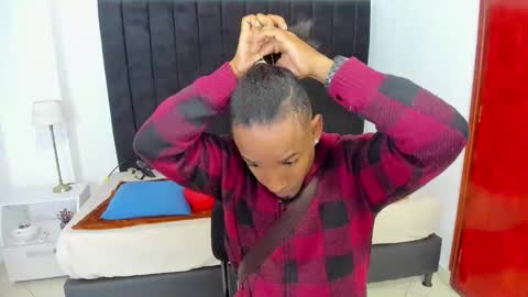 Snapshot of anthoy_wayans chatting on 02-15-25, 12:26       online show from 02-15-25, 12:26