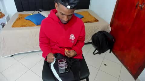 Snapshot of anthoy_wayans chatting on 02-19-25, 12:03       online show from 02-19-25, 12:03