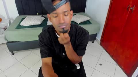 Snapshot of anthoy_wayans chatting on 03-05-25, 01:21       online show from 03-05-25, 01:21