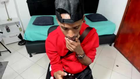 Snapshot of anthoy_wayans chatting on 09-19-25, 01:18       online show from 09-19-25, 01:18