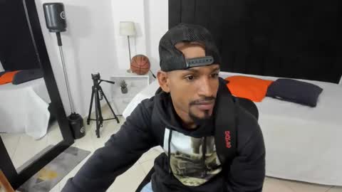 Snapshot of anthoy_wayans chatting on 10-05-25, 11:57       online show from 10-05-25, 11:57