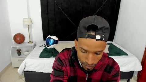 Snapshot of anthoy_wayans chatting on 10-15-25, 12:11       online show from 10-15-25, 12:11