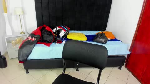 Snapshot of anthoy_wayans chatting on 11-01-25, 12:56       online show from 11-01-25, 12:56