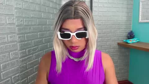 Snapshot of antonela_connors chatting on 09-18-25, 02:35 IM ANTONELA online show from 09-18-25, 02:35