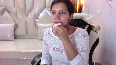 Antonela online show from 12-22-25, 12:57