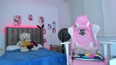 Snapshot of antonella_28_ chatting on 12-12-24, 09:48 Antonella online show from 12-12-24, 09:48