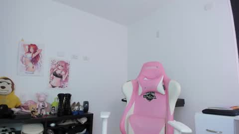 Snapshot of antonella_28_ chatting on 10-23-25, 10:08 Antonella online show from 10-23-25, 10:08