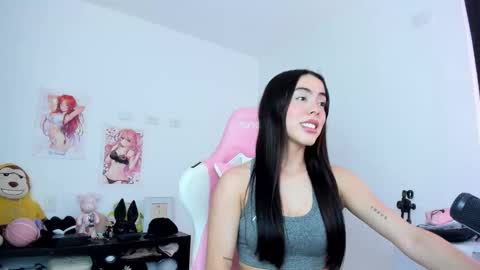 Snapshot of antonella_28_ chatting on 11-20-25, 11:04 Antonella online show from 11-20-25, 11:04