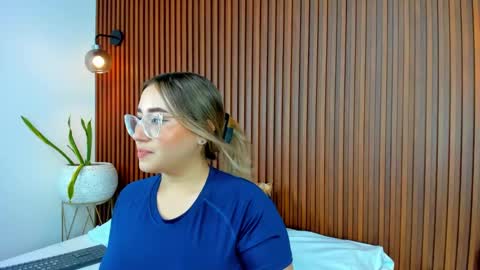 A N T O N E L L A  online show from 03-10-25, 08:23