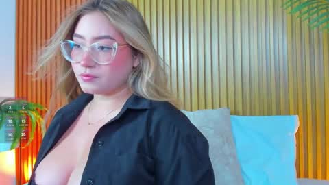 A N T O N E L L A  online show from 09-22-25, 12:29