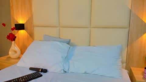 A N T O N E L L A  online show from 02-07-26, 12:09