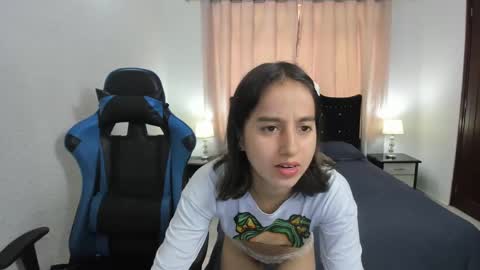 Snapshot of antonella_heinz_ chatting on 12-08-24, 03:24 Antonella online show from 12-08-24, 03:24