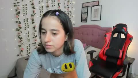 Snapshot of antonella_heinz_ chatting on 12-15-24, 05:53 Antonella online show from 12-15-24, 05:53