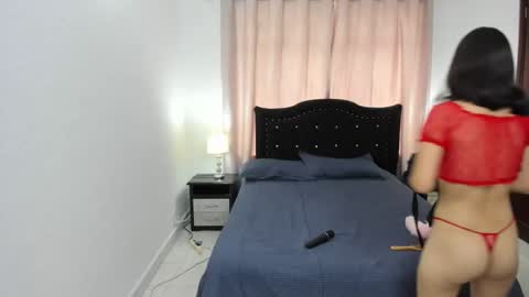 Snapshot of antonella_heinz_ chatting on 12-03-25, 06:17 Antonella online show from 12-03-25, 06:17