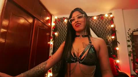 Snapshot of antonella_miller18 chatting on 12-20-24, 02:16 Antonella online show from 12-20-24, 02:16