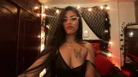 Snapshot of antonella_miller18 chatting on 12-27-24, 03:26 Antonella online show from 12-27-24, 03:26