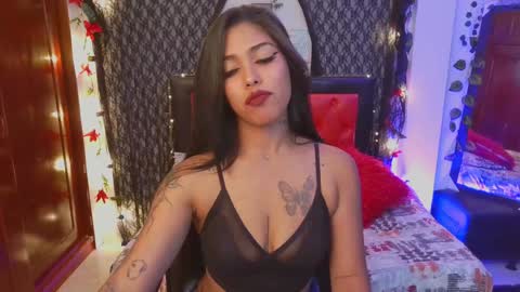 Snapshot of antonella_miller18 chatting on 01-13-25, 11:06 Antonella online show from 01-13-25, 11:06