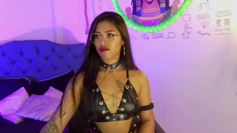 Snapshot of antonella_miller18 chatting on 02-24-25, 08:38 Antonella online show from 02-24-25, 08:38