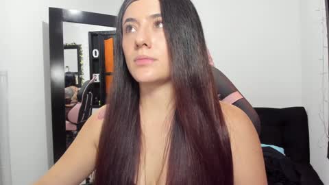 Snapshot of antonella_naughty1 chatting on 01-30-25, 07:59 antonella online show from 01-30-25, 07:59