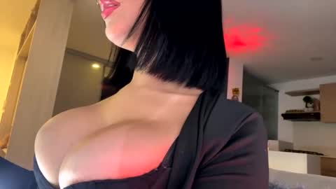 Snapshot of antonella_silva chatting on 11-18-25, 12:16 Anto online show from 11-18-25, 12:16