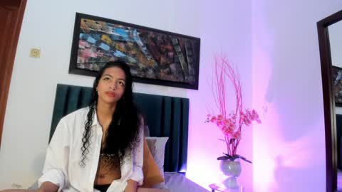 AntonellaHall  online show from 01-17-25, 11:49