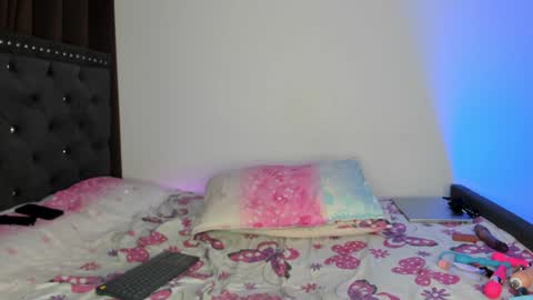 help me reach 100 likes babe online show from 12-11-24, 11:43