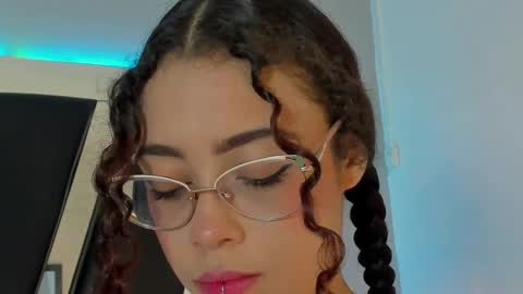 A N T O N E L L E  online show from 01-18-25, 11:32