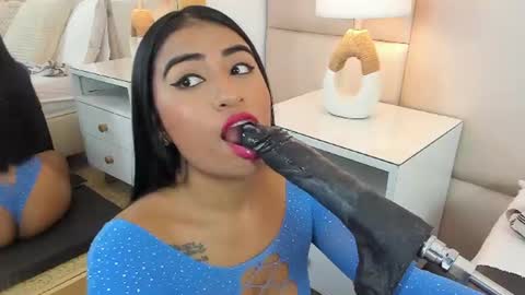 Snapshot of antoniaross chatting on 07-10-26, 12:08 Antonia online show from 07-10-26, 12:08